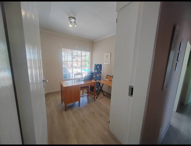 3 BEDROOM FREESTANDING FOR SALE IN SUNAIR PARK